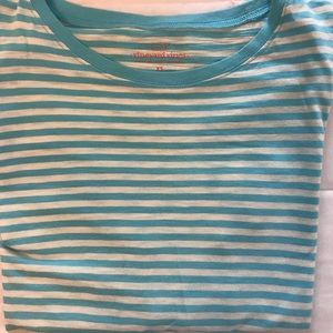 Quarter sleeve striped shirt